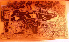 Execut pcb-uri la 15 bani/ cm patrat foto