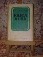 Corina Victoria Sein - Frica alba foto