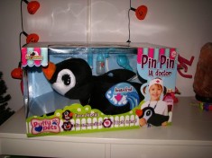 pin pin la doctor pinguinul este nou sigilat in cutie marca Noriel la super pret foto