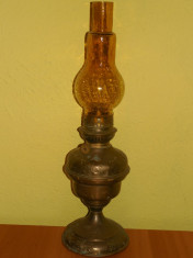 AuX: Superba lampa pe petrol (gaz lampant), confectionata din alama, foarte mare, veche si rara, cu sticla groasa originala, functionala, de colectie! foto