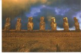 CPI (B3701) CHILE SI EASTER ISLAND, MISTERELE MOAI ( STATUI DIN ROCA VULCANICA ) DIN AHU AKIVI, EDITURA LONELY PLANET PUBLICATIONS, DIM: 17X11 cm