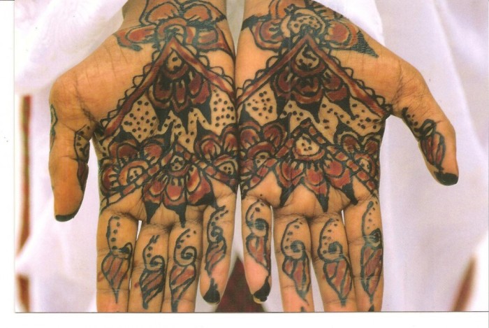 CPI (B3703) DJUBOUTI, TATUAJE IN PALMELE UNEI FEMEI, EDITURA LONELY PLANET PUBLICATIONS, DIM: 17X11 cm