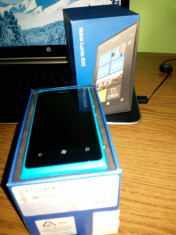 Nokia Lumia 800 Cyan foto