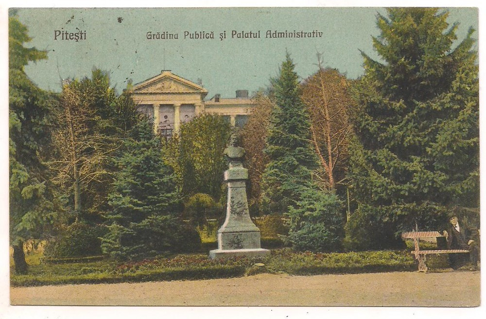 carte postala(colectie)- PITESTI-Gradina Publica si Palatul Administrativ |  arhiva Okazii.ro