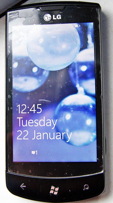 LG E900 Optimus 7