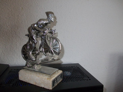 STATUETA BICICLIST ,CICLIST. foto