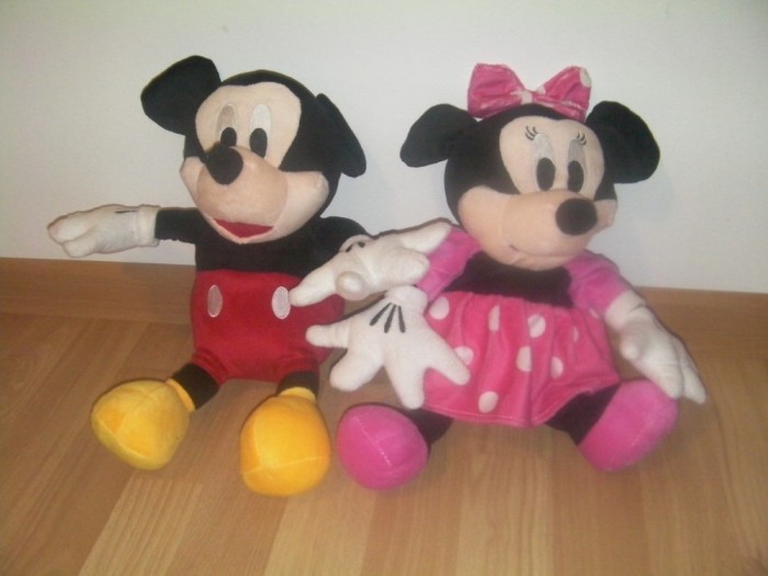Set Mickey Mouse si Minnie Mouse mascote plus 42 cm foto mare Set Mickey Mouse si Minnie Mouse mascote plus 42 cm foto mare