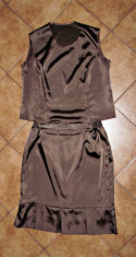 Costum de dama din material satin format din 3 piese, marimea 50 foto