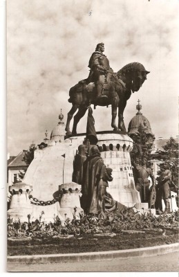 CPI (B1818) CLUJ. STATUIA LUI MATEI CORVIN, EDITURA MERIDIANE, CIRCULATA 1966,STAMPILA foto