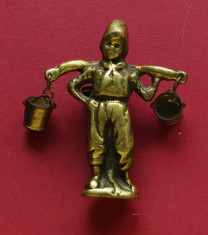 Statueta miniatura din bronz - copil cu cobilita !!!! foto