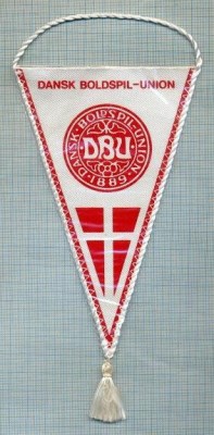 65 New Fanion - ASOCIATIA DE FOTBAL A DANEMARCEI -starea care se vede foto