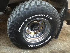 Set 4 anvelope noi BFGoodrich KM2 Mud terrain 31x10.5x15 si jante chrome 8x15 ET -25 foto