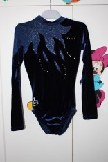 costum gimnastica MILANO 5-6 ani stare excelenta foto