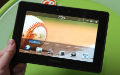 Vand tableta Blackberry Playbook foto