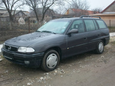 Dezmembrez Opel Astra F combi an 95 motor 1,6 benzina foto