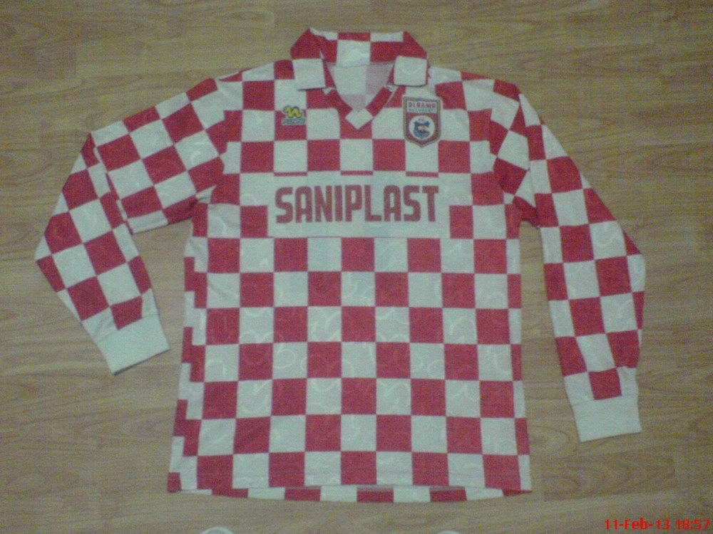 Vand tricou de fotbal Dinamo Bucuresti, Pienne | arhiva Okazii.ro