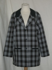 SACOU PRINT TARTAN NEGR/ALB/ROSU ,46 foto