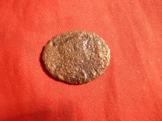 Moneda romana ovala ,bronz ,2,3 x 2 cm foto