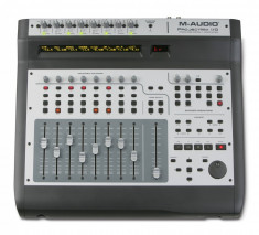 M-Audio ProjectMix I/O - Control surface with motorized faders (8x2 layers), 8 Octane preamp, 18x14 audio interfac foto