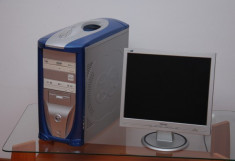 Calculator si monitor LCD Philips 170s foto