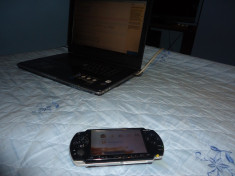 Psp Sony 2004 merge nota 10 estetic 9 ma intereseaza schimburi cu TELEFOANE am decat incarcator card si husa la el astept variante. foto