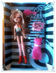 UNIVERSUL MONSTER HIGH,INTRA IN LUMEA PAPUSILOR MONSTER CLUB.PAPUSA SET COMPLET.modelul 5 foto