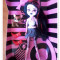 UNIVERSUL MONSTER HIGH,INTRA IN LUMEA PAPUSILOR MONSTER CLUB.PAPUSA SET COMPLET.modelul 3