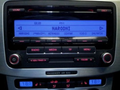 CD PLAYER ORIGINAL VW GOLF -PASSAT-JETTA-TIGUAN-TOURAN -EOS -POLO- RCD 310 MP3 foto