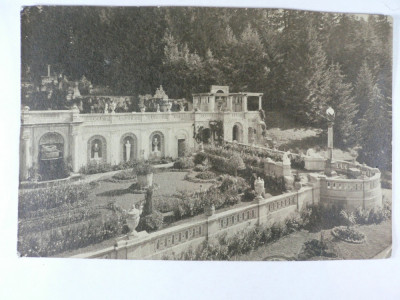 SINAIA - GRADINA CASTELULUI PELES - INCEPUTUL ANILOR 1900 - SCOASA LA VIENA foto