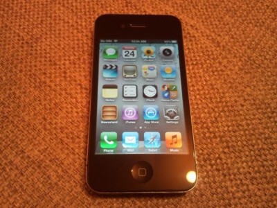 Vand Iphone 4 negru de 32 gb codat p orange arata impecabil foto