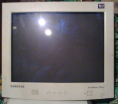 Vand Uugent Monitor Samsung CRT 17&amp;amp;quot; SyncMaster foto