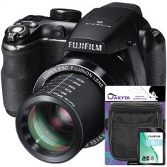 Aparat foto Fujifilm FinePix S4200 SD 8GB si Geanta foto