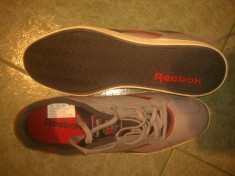 Adidasi REEBOK model frumos MADE IN VIETNAM PIELE foto