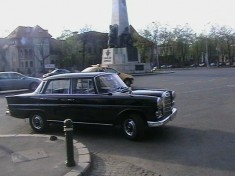 MASINA DE EPOCA MERCEDES-BENZ 200D W115 foto