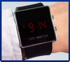 Ceas Silicon negru cu led-uri rosii Jelly watch unisex ceas dama barbatesc ecran oglinda foto