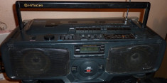 Portabil Hitachi CX-W700 , boombox vintage cu subwoofer incorporat, CD , dublucaset (1 autoreverse) , tuner analog, intrare Mic cu reglaj de nivel foto