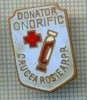 84 INSIGNA -DONATOR ONORIFIC - CRUCEA ROSIE A RPR -starea care se vede