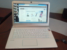 Laptop Sony VAIO Intel&amp;amp;amp;amp;amp;reg; CoreTM i3-3110M 2.40GHz, Ivy Bridge, 4GB, 500GB, AMD Radeon HD 7670M 1GB, Windows 8, Whi foto