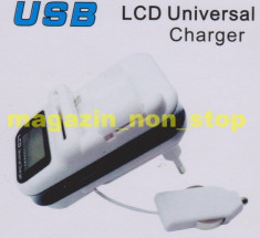 Incarcator Universal GSM Pentru Priza si Masina Cu Display LCD foto