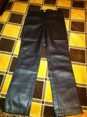 Pantaloni NOI de dama din material imitatie piele, marca Massimo Rebecchi, marimea 42, transport GRATUIT foto