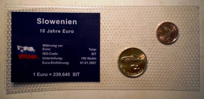 5.303 SLOVENIA SET 2 MONEDE UNC IN FOLDER 1T 2000, 1 EUROCENT 2007 foto