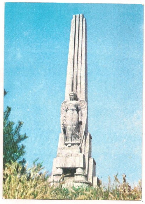 carte postala(ilustrata)-ALBA IULIA-Obeliscul Horea Closca si Crisan