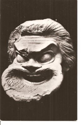 CPI (B1122) MUZEUL REGIONAL DE ARHEOLOGIE DOBROGEA - CONSTANTA , MASCA COMICA ( TERACOTA , SEC.IV - III i.e.n.), EDITURA MERIDIANE, NECIRCULATA, RPR foto
