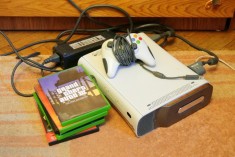 Consola XBOX 360 completa, nemodata + controller + joc foto