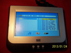 DVD portabil pentru auto cu USB si SD-card foto