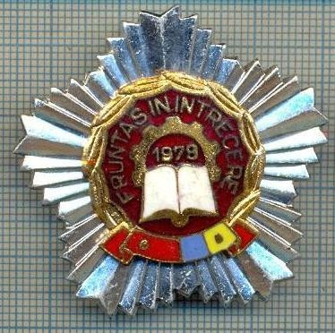 765 INSIGNA - FRUNTAS IN INTRECERE 1979 (fruntas in intrecerea socialista, drapelul rosu al PCR si cel tricolor) -starea care se vede