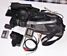 Vand camera video Panasonic MD9000 cu multiple accesorii foto
