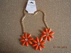 COLIER FLORI ORANGE PLACAT CU AUR 14 K foto