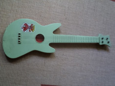 jucarie chitara din plastic hobby pentru copii de colectie anii 80 foto