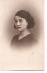 FOTO 25 FOTOGRAFIE ARTISTICA PORTRET DE TANARA FATA, IMBRACAMINTE DE EPOCA, ,FOTO LUX ZALEVSKY BRAILA, PRODUS DE COLECTIE DIM. : 8X13 cm, 1931 foto